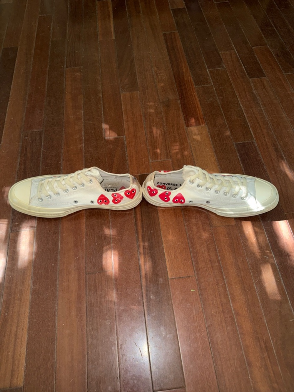 Converse Cream Low-Top Play Heart Accents - Picture 5 of 10